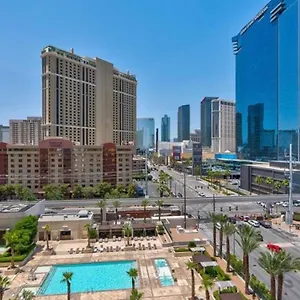 Stunning Balcony Strip View Mgm Signature * Free Valet Las Vegas