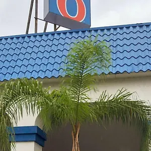 2* Hotel 6-daytona Beach, Fl - Speedway